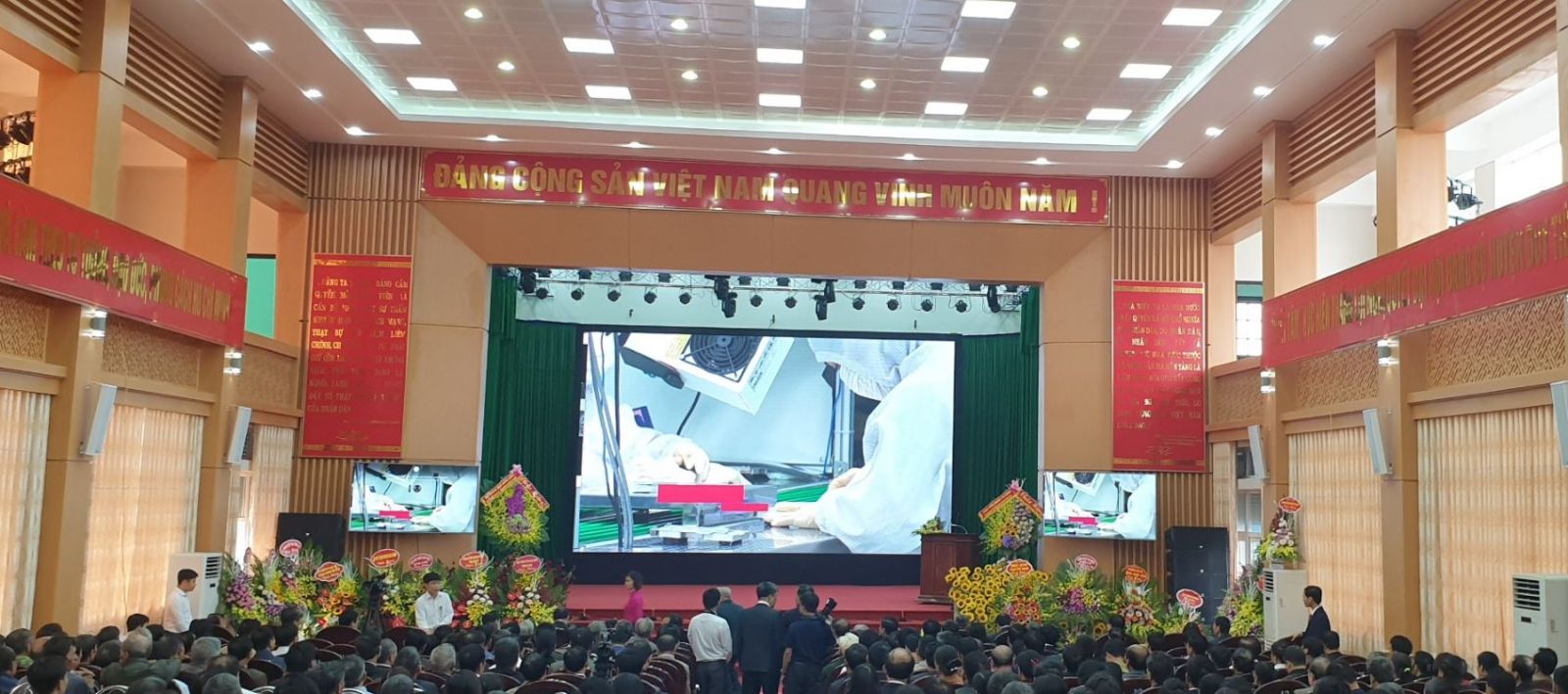 dàn âm thanh nhà văn hóa huyện ủy cao cấp